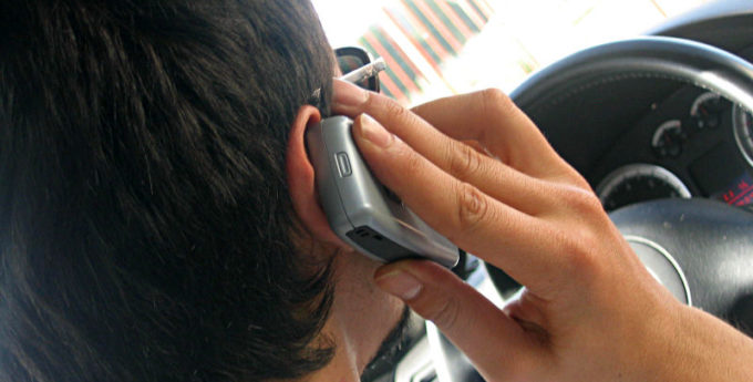 Dwukrotny wzrost kary za używanie telefonu w samochodzie