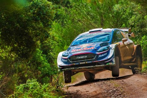 WRC, Rajd Sardynii: Ogier zapomniał karty drogowej! Tylko 0,8 sekundy przewagi nad Neuvillem