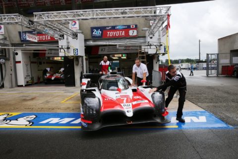 24h Le Mans: Dublet Toyoty, tryplet Porsche