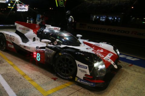 24h Le Mans: Poranna zmiana lidera. Zmiennik Alonso przewodzi stawce