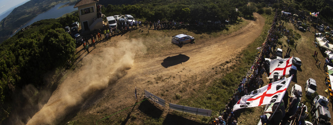 WRC, Rajd Sardynii: Na czele coraz ciaśniej. Przewaga Ogiera dalej topnieje