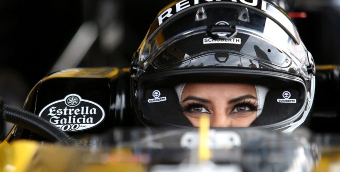Saudyjki otrzymały prawa do jazdy, jedna z nich poprowadziła bolid F1