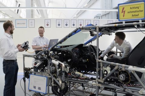 Volkswagen szkoli specjalistów pod kątem elektromobilności