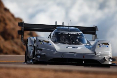 Romain Dumas w Volkswagenie I.D. R bije rekord wszech czasów na Pikes Peak