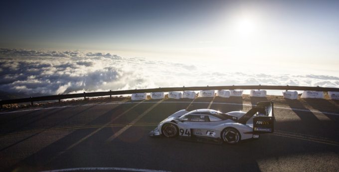 Polak, który z bliska widział triumf Volkswagena: Łatwość z jaką I.D. R Pikes Peak rozwija prędkość jest nieprawdopodobna