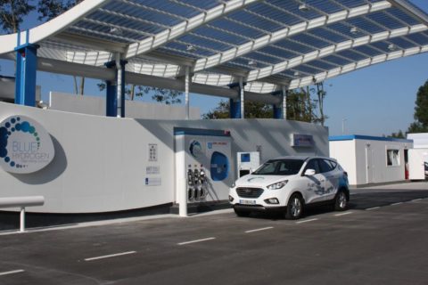 Citroën, Peugeot i Renault stawiają na EV, a rząd Francji na pojazdy wodorowe