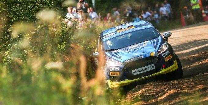 Junior WRC: Szwed wygrał w Szwecji, Francuz na Korsyce. Kto wygra w Rajdzie Finlandii?