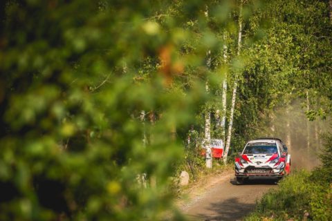Rajd Finlandii: Poranna pętla dla Tanaka, odrodzenie Citroena