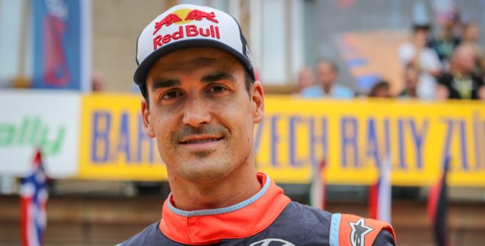 Rajd Barum: Komedia pomyłek na drugiej Brezovej. Kopecky znów spada