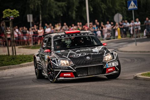 Rajd Rzeszowski: Podrażniony Brzeziński deklasuje swoich rywali, Griazin rozstawia wszystkich po kątach