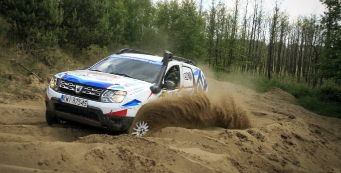 Polskie święto rajdów terenowych areną walki Dusterów