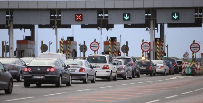 Po tym raporcie nie ma wątpliwości. System poboru opłat na autostradach do zaorania