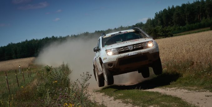 Rajd Polskie Safari: Dacia Duster Elf Cup zbliża się do półmetka