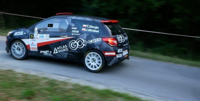 Rajd Stomil: Kasperczyk nie odpuścił. Zbroja wygrywa w debiucie