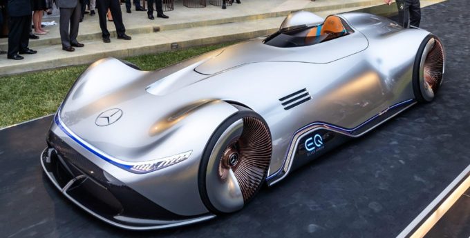 Mercedes zaprezentował elektryczny model Vision EQ Silver Arrow