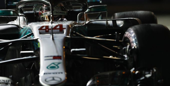 GP Singapuru: Geniusz Hamiltona daje przewagę Mercedesowi. Vettel nie był w stanie zrobić nic