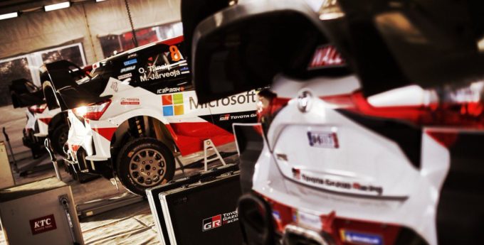 Rajd Wielkiej Brytanii: Tanak wznawia swój koncert, dramat Evansa