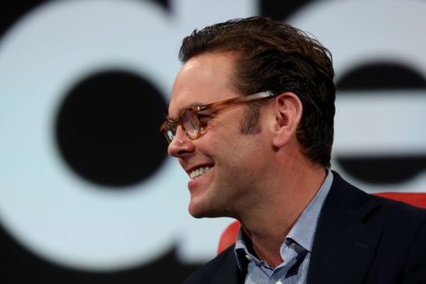 Syn Ruperta Murdocha faworytem do zastąpienia Elona Muska w Tesli