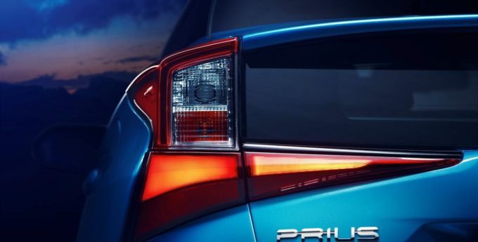 Toyota inwestuje w produkcję baterii! Koniec samochodów spalinowych?