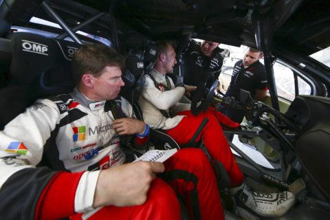 Rajd Australii: Żwawy poranek Toyoty. Breen zatrzymany przez policję