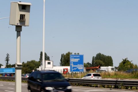 Prawie 700km/h w terenie zabudowanym. Kierowca jechał Oplem