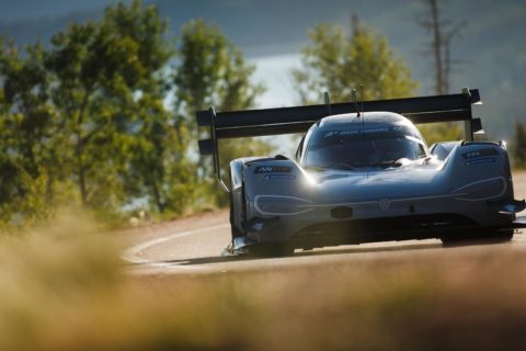 Volkswagen ID. R wybiera się po elektryczny rekord Nordschleife