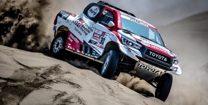 Toyota mogła wygrać Rajd Dakar. Teraz już musi
