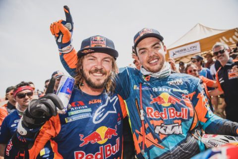 Rajd Dakar 2019: Toby Price wygrywa z kontuzją nadgarstka. Trwa seria KTM