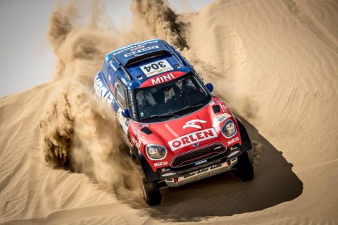 Kilkadziesiąt godzin podróży na Rajd Dakar