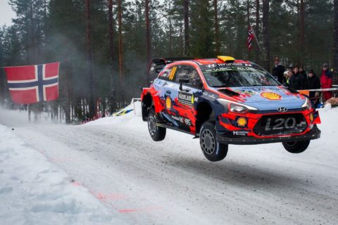 WRC: Mikkelsen ustąpi miejsca w Hyundaiu nie tylko na Korsyce. Skorzystają Loeb i Sordo?