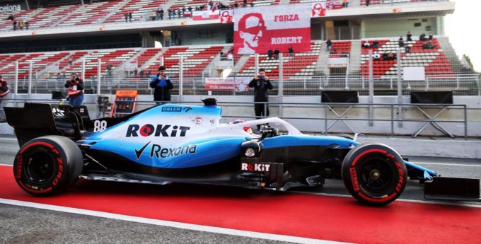 Testy F1, Barcelona: Hamilton prawie wjechał w Kubicę. Polak zbiera dane