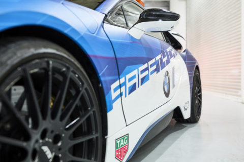 Elektryczny samochód bezpieczeństwa Formuły E przyprawi cię o ciarki