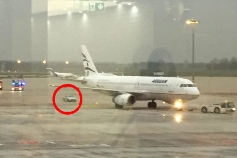 Naćpany Polak gonił swoim BMW samolot na lotnisku w Hanowerze – nowe fakty