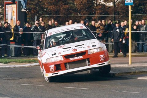 Poważny wypadek wielokrotnego rajdowego mistrza Polski. Jest utrzymywany w stanie śpiączki farmakologicznej