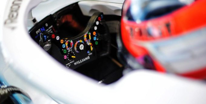 Kubica: Z bolidem Williamsa dzieje się coś poza naszą świadomością