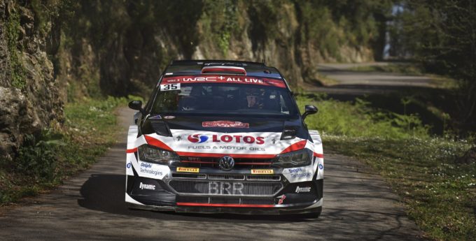 Rajd Korsyki: Kajetanowicz w kontakcie z podium. Pieniążek utracił pewność