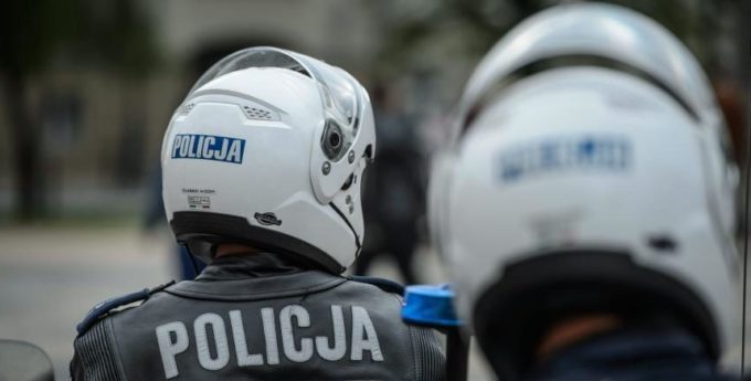 Szkolenie policjantów na motocyklach. Czterech się zderzyło, jeden jest ranny