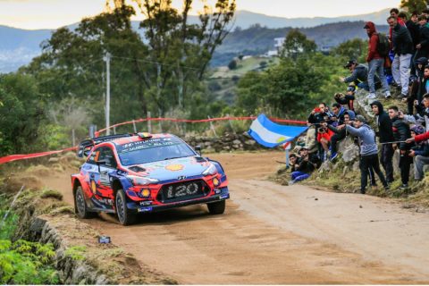 Rajd Argentyny: Thierry Neuville i Hyundai uciekają peletonowi
