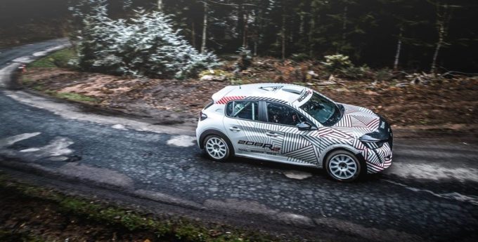 Król ośki na trzech cylindrach? Nowy Peugeot 208R2 już jeździ