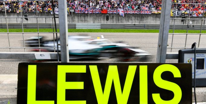 Hamilton przechodzi do historii. 1000 wyścig pod dyktando Mercedesa