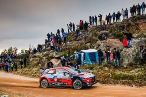 Rajd Argentyny: Thierry Neuville z piłką meczową. Awaria Tanaka