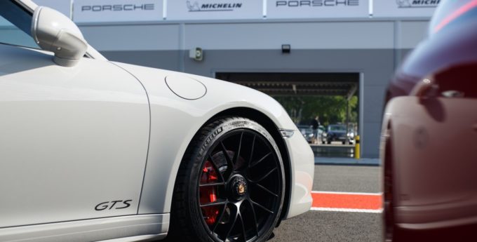 Wybierasz się na Track Day, ale nie wiesz która opona będzie najlepsza?