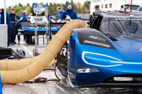 Wyczynowy Volkswagen ID. R napędził rozwój technologii szybkiego ładowania baterii