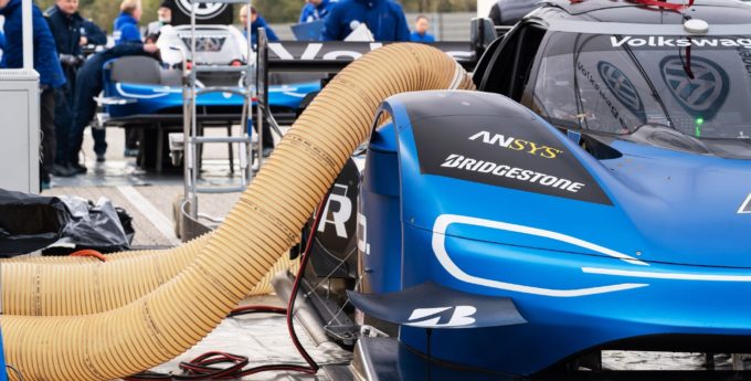 Wyczynowy Volkswagen ID. R napędził rozwój technologii szybkiego ładowania baterii