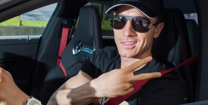 Robert Lewandowski zdziwiony prawem w Niemczech: Na odcinku dwóch kilometrów dostałem trzy mandaty