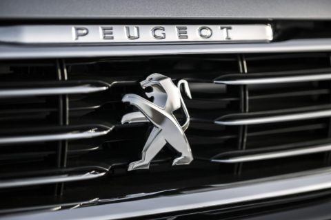 Peugeot najbardziej niezawodną marką. BMW, Mazda i Audi daleko z tyłu