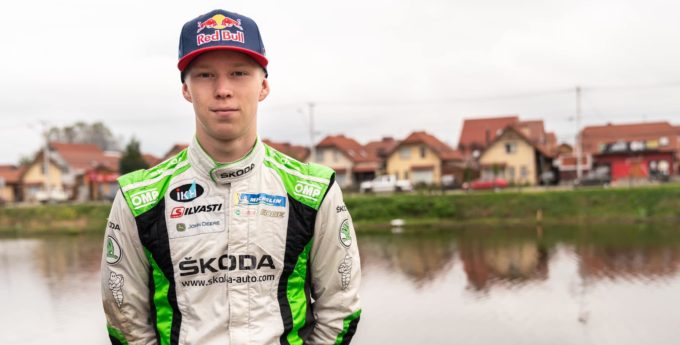 Największy rajdowy talent na świecie zamieni kombinezon na wojskowy mundur