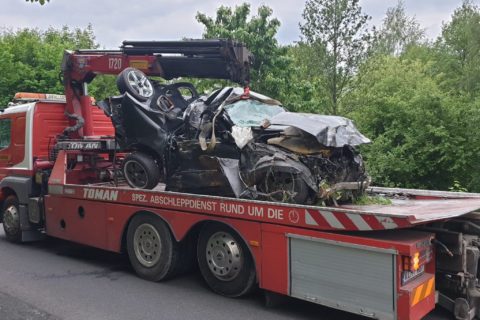 Patrząc na zdjęcia tego Lexusa trudno uwierzyć, że kierowca nie zginął