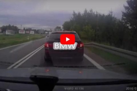 Za ten manewr kierowca BMW stracił 1000 zł. Chciał być sprytny