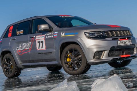Jeep Grand Cherokee Trackhawk pobił rekord świata. 280 km/h na zamarzniętym jeziorze!